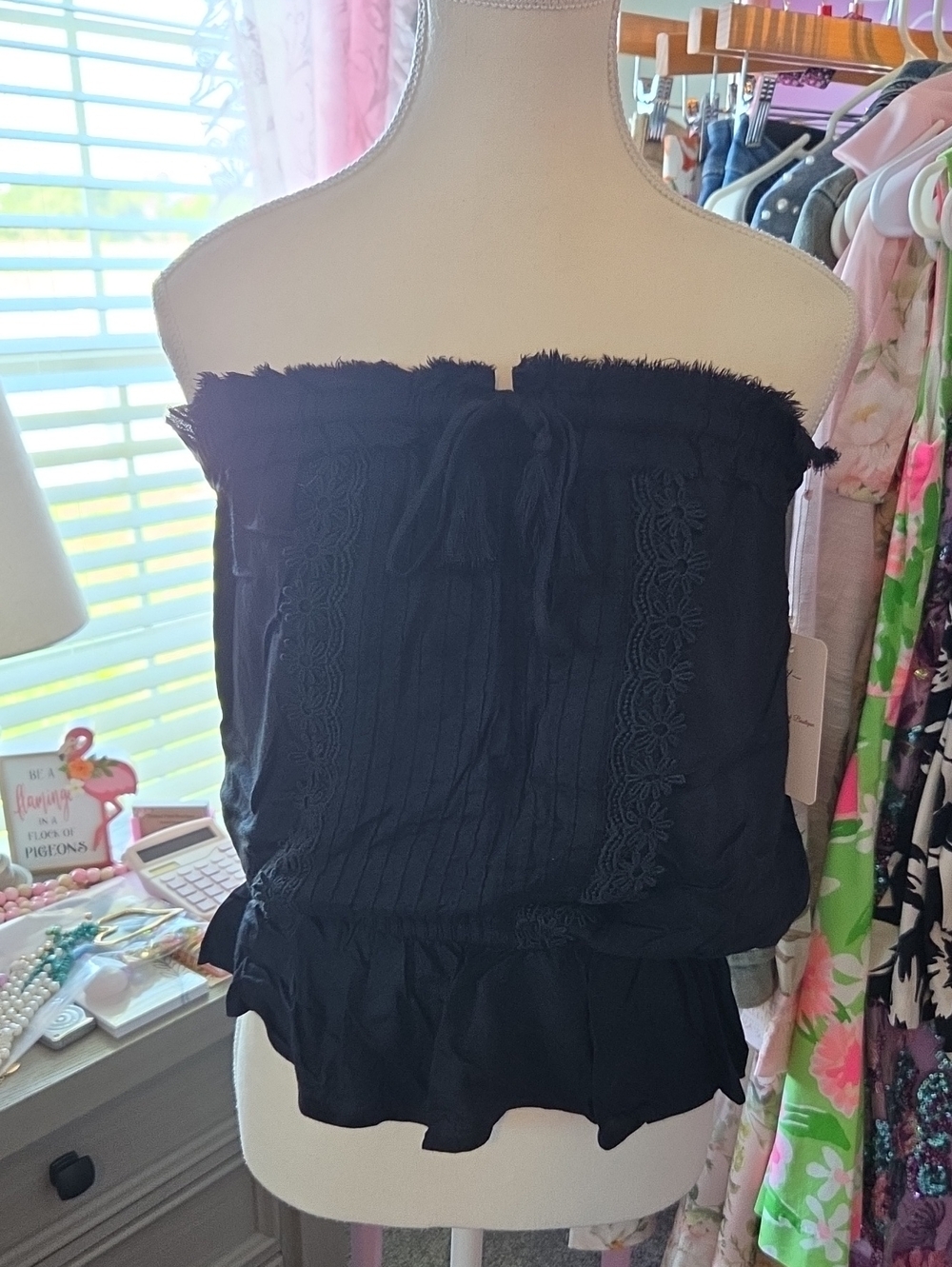 VENUS Black Strapless Lace-Trim Ruffle Tank